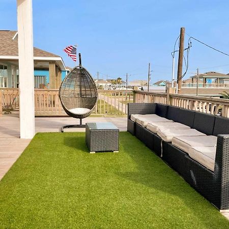 Chic Crystal Beach Escape With Deck - Walk To Beach! Bolivar Peninsula Exterior photo